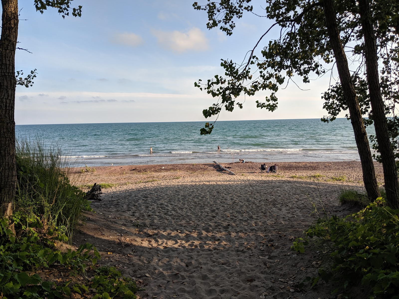 Foto di Long Point Public Beach e l'insediamento