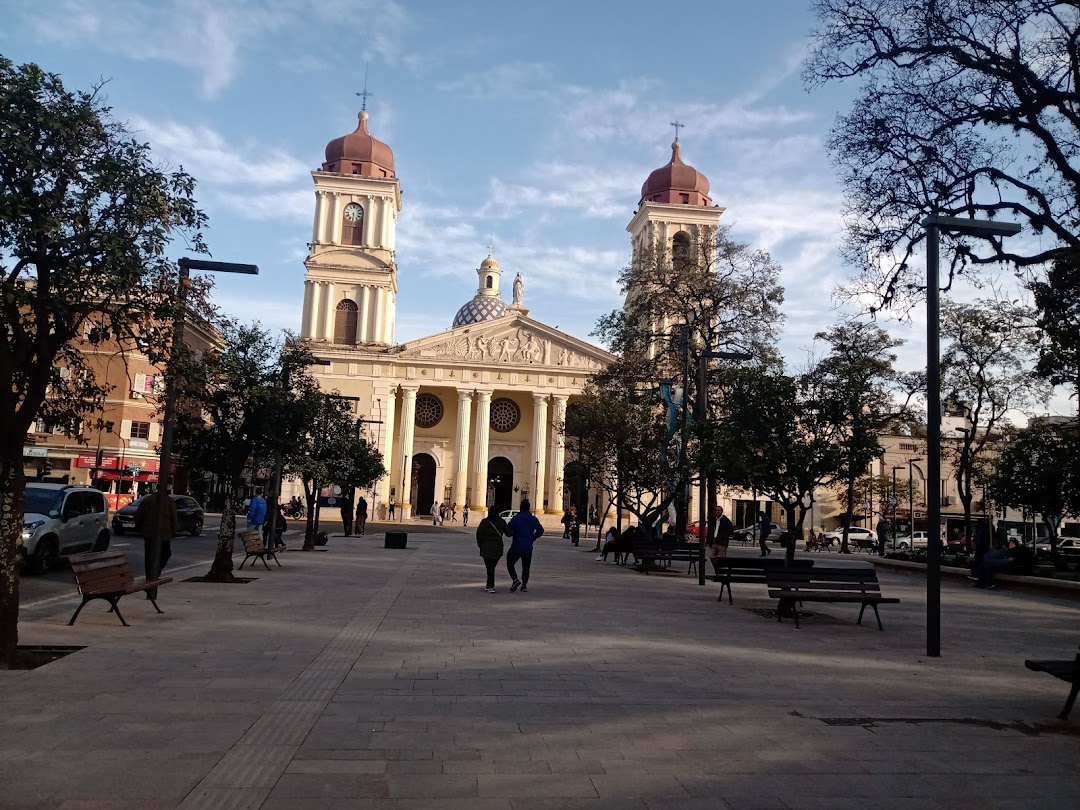 Paseo De La Independencia Plazoleta Batalla De Tucumán