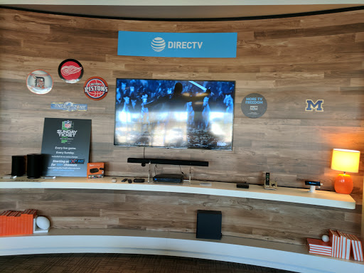 Cell Phone Store «AT&T», reviews and photos, 3295 Henry St, Muskegon, MI 49441, USA