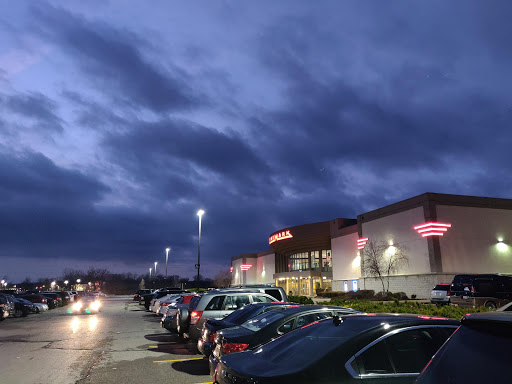 Movie Theater «Rave Motion Pictures Milford 16», reviews and photos, 500 Rivers Edge Dr, Milford, OH 45150, USA