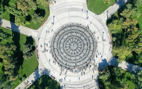 Dry fountain image