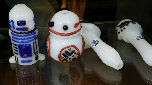 Tobacco Shop «Puffit Smoke & Vape Shop», reviews and photos, 4434 S Archer Ave, Chicago, IL 60632, USA