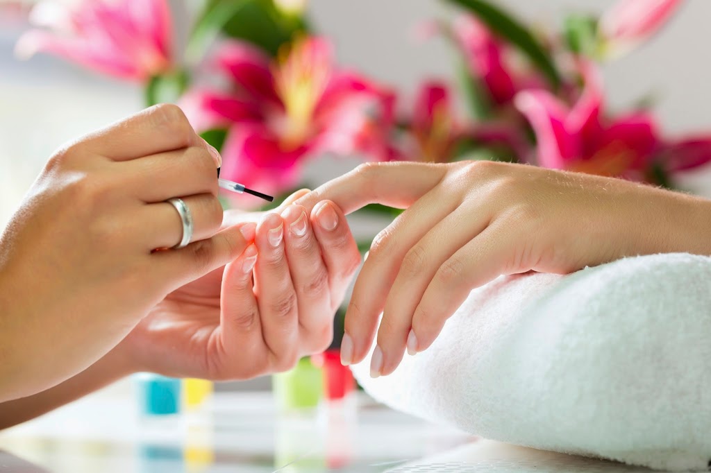 Q Nails 29445