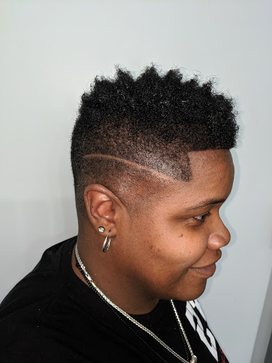 Beauty Salon «Issues Barber & Beauty Salon», reviews and photos, 3958 S Cottage Grove Ave #1, Chicago, IL 60653, USA