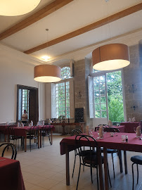 Atmosphère du Les Cèdres - Restaurant associatif à Bram - n°2