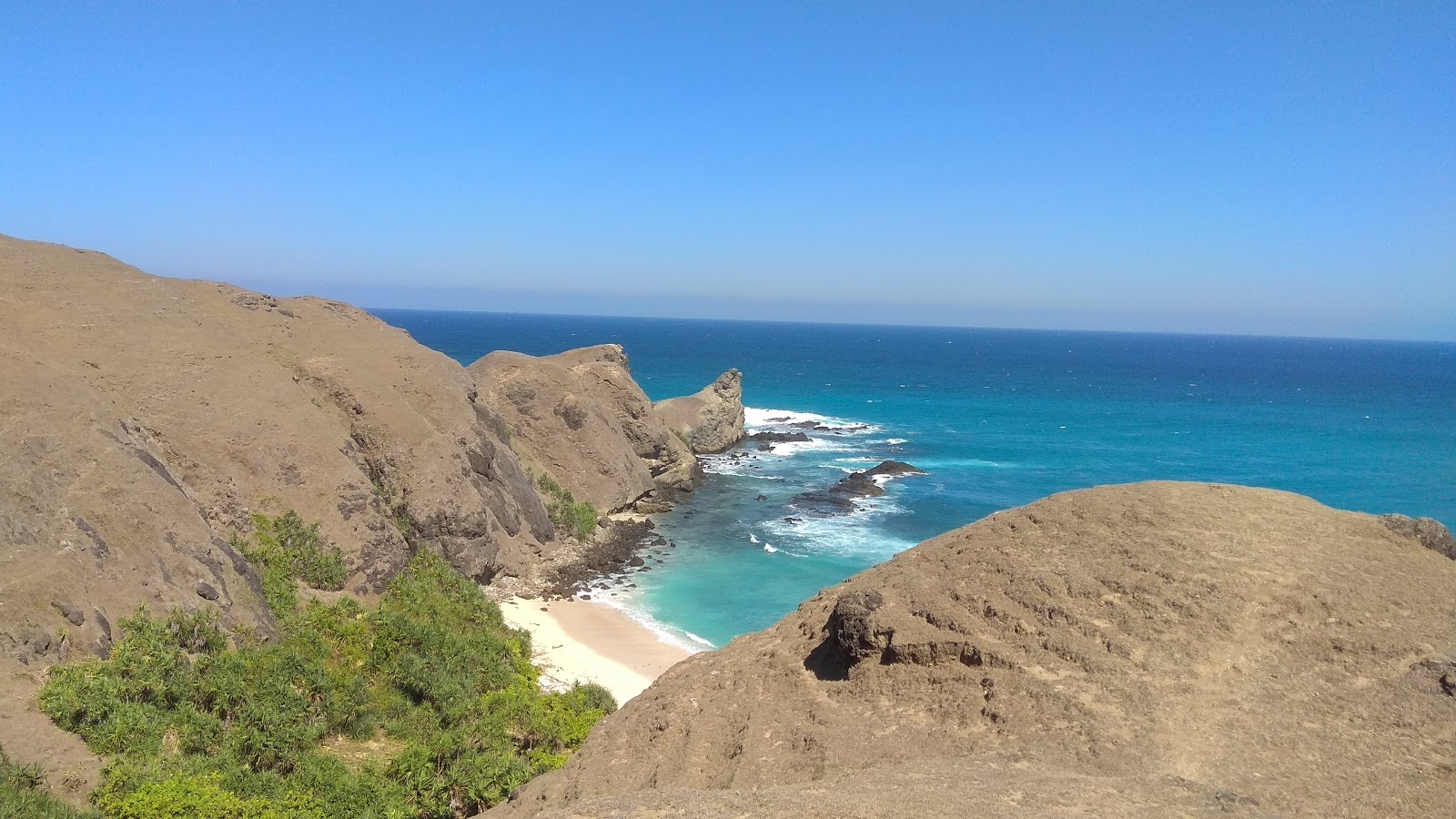 Foto von King Beach umgeben von Bergen