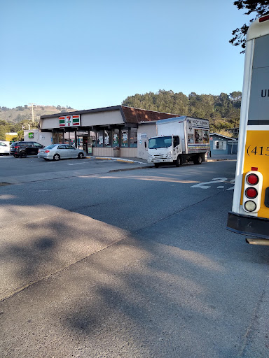 Convenience Store «7-Eleven», reviews and photos, 100 Clarendon Rd, Pacifica, CA 94044, USA