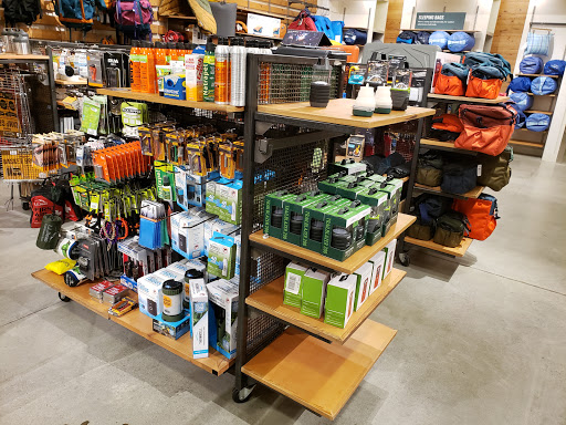 Clothing Store «L.L. Bean», reviews and photos, 340 Legacy Pl, Dedham, MA 02026, USA