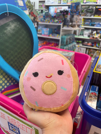 Shopping Mall «Lionville Shopping Center», reviews and photos, 168 Eagleview Blvd, Exton, PA 19341, USA