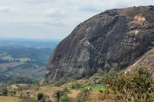 Pedra Menina image