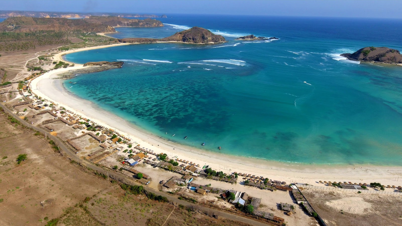 Zdjęcie Tanjung Aan Beach i osada