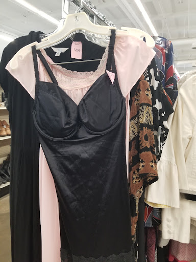 Thrift Store «Hope of The Valley Thrift Store», reviews and photos, 19379 Soledad Canyon Rd, Canyon Country, CA 91351, USA