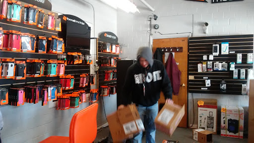 Cell Phone Store «Boost Mobile Premier Store», reviews and photos, 1602 1st Ave NE, Cedar Rapids, IA 52402, USA