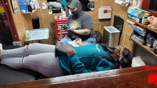 Tattoo Shop «Chi Town Tattoo & Body Piercing», reviews and photos, 5056 W Lawrence Ave, Chicago, IL 60630, USA