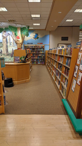Book Store «Barnes & Noble», reviews and photos, 65 E Marketview Dr, Champaign, IL 61820, USA