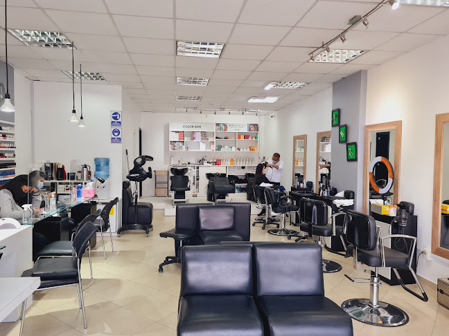 Opiniones de Giros Coiffur Peluquería en Quito - Peluquería