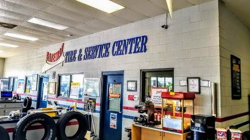 Tire Shop «Gateway Tire & Service Center», reviews and photos, 1011 N Main St, Shelbyville, TN 37160, USA