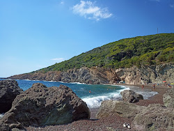 Foto de Cala del Leone com sujo nível de limpeza