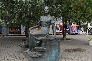 Monument Nonna Mordyukova image