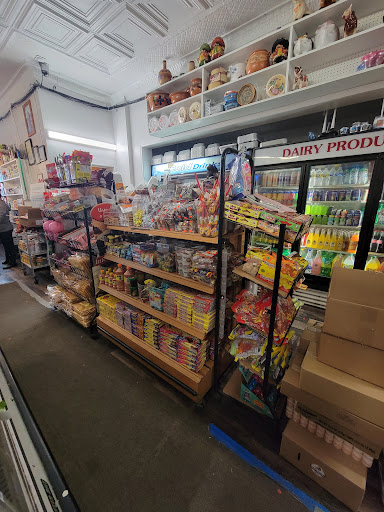 Grocery Store «La Flor Grocery Store», reviews and photos, 10500 S Ave M, Chicago, IL 60617, USA