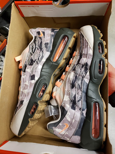 Sportswear Store «Nike East Los Angeles», reviews and photos, 4585 Whittier Blvd, East Los Angeles, CA 90022, USA