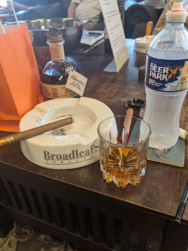 Tobacco Shop «Broadleaf Tobacco», reviews and photos, 487 Ritchie Hwy #101, Severna Park, MD 21146, USA