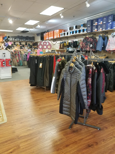Ski Shop «Pro-Fit Ski & Mountain Sports», reviews and photos, 34 Catoctin Cir SE, Leesburg, VA 20175, USA