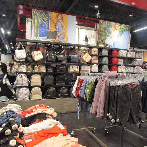 Clothing Store «GUESS Factory», reviews and photos, 12801 W Sunrise Blvd #631, Sunrise, FL 33323, USA