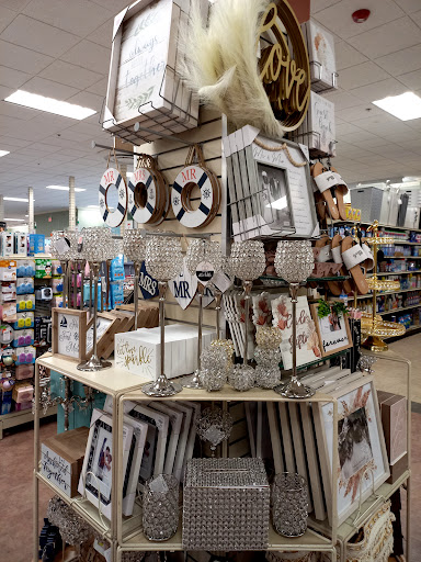 Home Goods Store «Christmas Tree Shops», reviews and photos, 99 E Main Rd, Middletown, RI 02842, USA