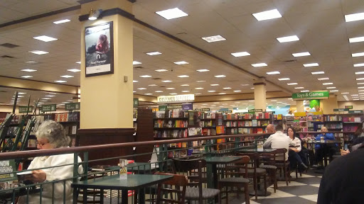 Book Store «Barnes & Noble», reviews and photos, 235 Union St, Waterbury, CT 06706, USA