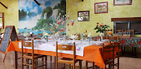 Atmosphère du Restaurant Le Puits Fleuri Josiane à Rouffignac-Saint-Cernin-de-Reilhac - n°3