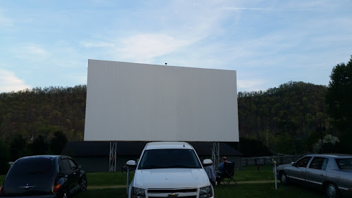 Drive-in Movie Theater «Twin City Drive-In Theatre», reviews and photos, 2512 Volunteer Pkwy, Bristol, TN 37620, USA