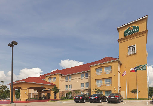 La Quinta Inn & Suites by Wyndham Bridge City