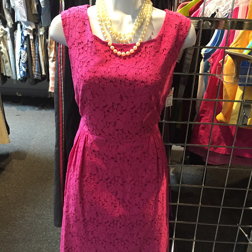 Thrift Store «Goodwill Second Debut Carytown», reviews and photos, 3114 W Cary St, Richmond, VA 23221, USA