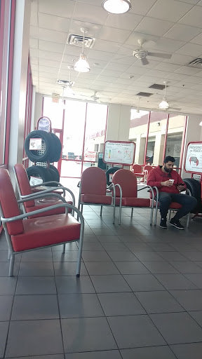Tire Shop «Discount Tire Store - Oak Lawn, IL», reviews and photos, 6635 95th St, Oak Lawn, IL 60453, USA