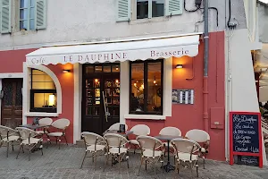 Le Dauphine image