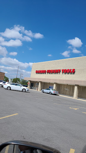 Hardware Store «Harbor Freight Tools», reviews and photos, 7600 la Crosse Ave, Burbank, IL 60459, USA