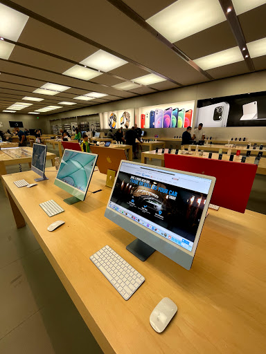 Computer Store «Apple Millenia», reviews and photos, 4200 Conroy Rd, Orlando, FL 32839, USA