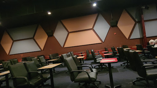 Movie Theater «Aloma Cinema Grill», reviews and photos, 2155 Aloma Ave, Winter Park, FL 32792, USA