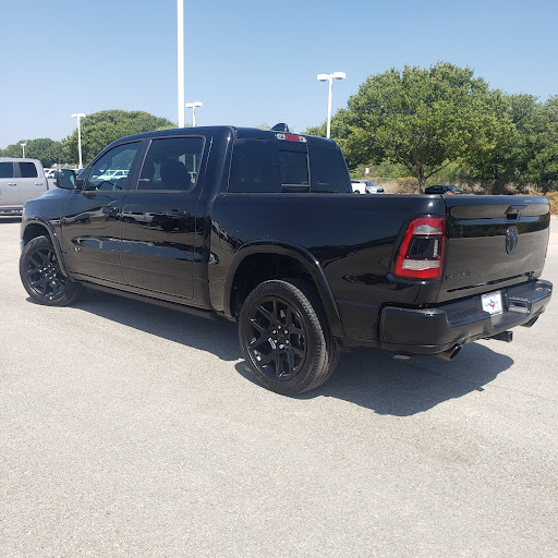 Car Dealer «Lone Star Chrysler Dodge Jeep Ram», reviews and photos, 8811 I-35, San Antonio, TX 78211, USA