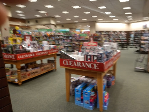Book Store «Barnes & Noble», reviews and photos, 444 Broadway, Saugus, MA 01906, USA