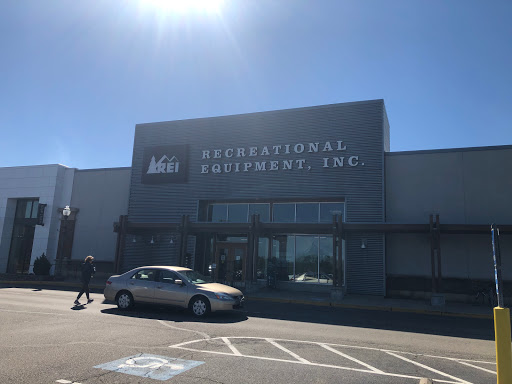 Camping Store «REI», reviews and photos, 2643 Edmondson Rd, Cincinnati, OH 45209, USA