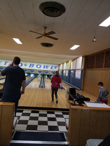 Bowling Alley «Metro Bowl», reviews and photos, 77 Brink St, Crystal Lake, IL 60014, USA