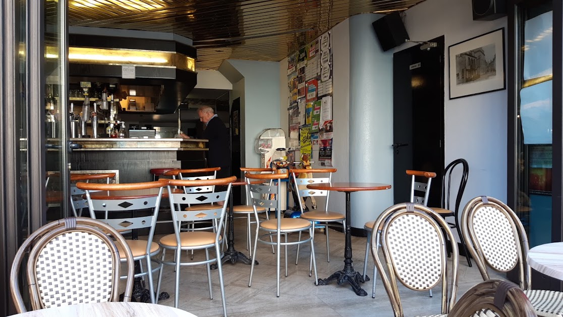 Cafe du Commerce à Port-Louis (Morbihan 56)