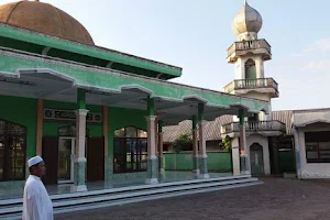 Masjid Umar Bin Khatab Sunggal Kanan image