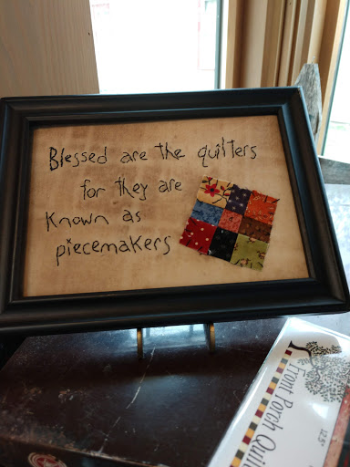 Quilt Shop «The Little Red Hen», reviews and photos, 612 Hope Ave, Muscatine, IA 52761, USA