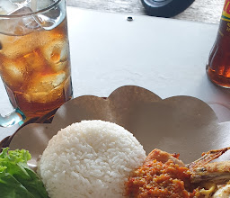 Bebek & Ayam Goreng 46 Solo Naman photo