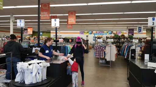Thrift Store «Fountain Hills Goodwill Retail Store & Donation Center», reviews and photos, 13757 N Fountain Hills Blvd, Fountain Hills, AZ 85268, USA