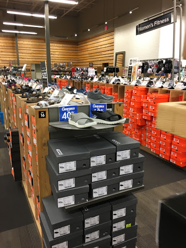 Shoe Store «DSW Designer Shoe Warehouse», reviews and photos, 7616 Farm to Market 1960 Rd W, Houston, TX 77069, USA