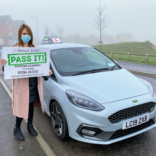 Reviews of Pass It! Driving Academy in Colchester - Driving school